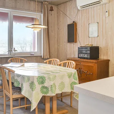 Nice In With Kitchen ויירס סטרנד